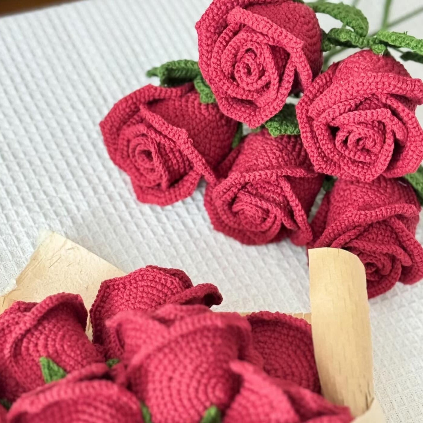 A-Crochet Rose, Handmade Knitted Flowers, Crochet Flower Bouquet, Personalized Gift for Birthday/Anniversary, Home Decor, MultiColor Option